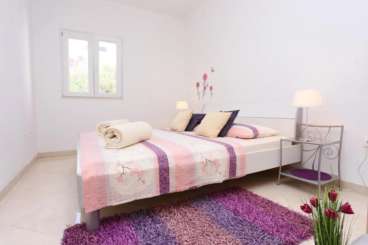 Apartments By The Sea Seget Vranjica, Trogir - 10328