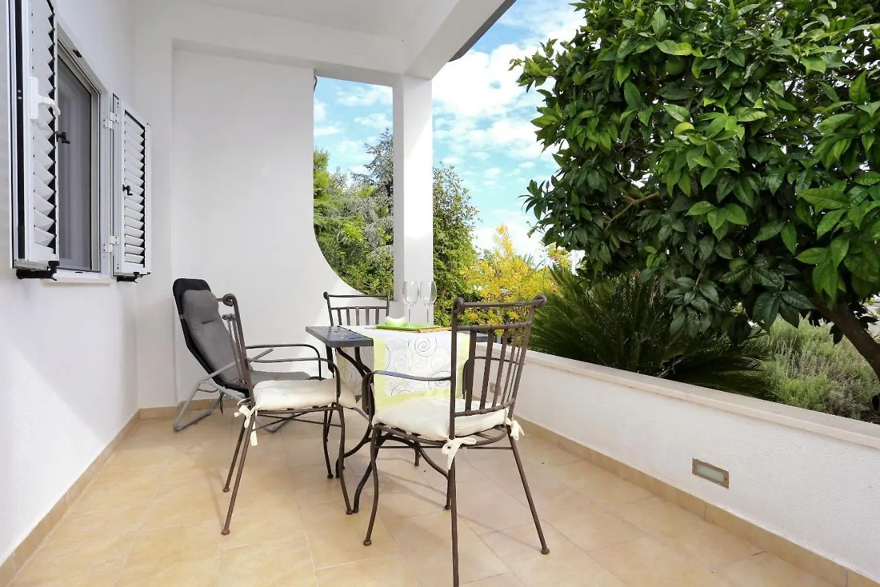 Apartments By The Sea Seget Vranjica, Trogir - 10328